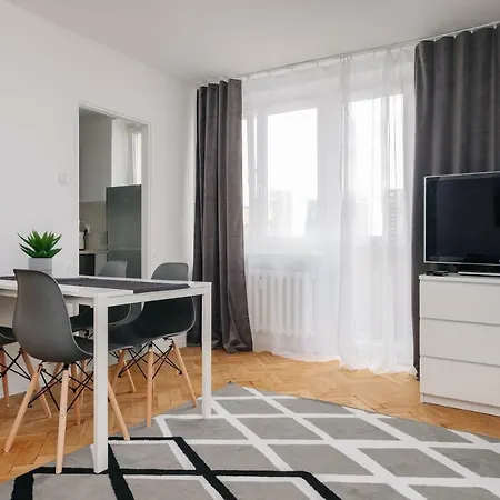 Metro Rondo Onz Apartment Warsaw
