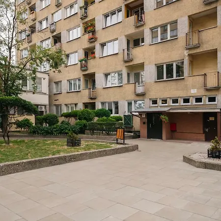 Metro Rondo Onz Apartment